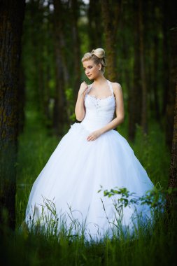 güzel genç sarışın gelin