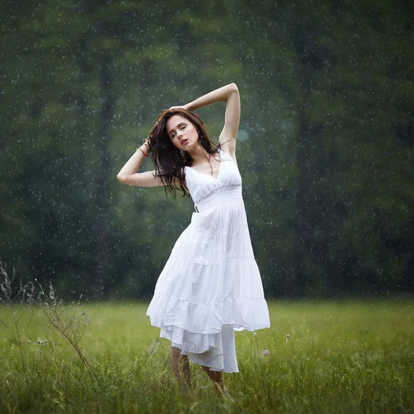 Beautiful girl under rain — Stock Photo, Image