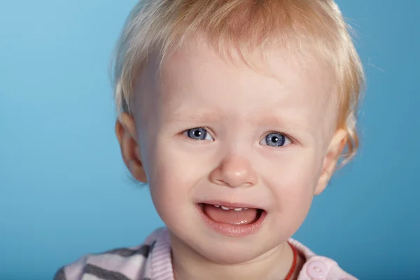 Kleines süßes Kind mit Tränen im Gesicht — Stockfoto