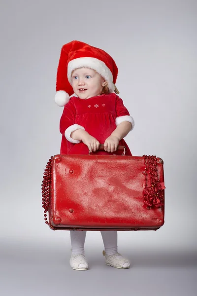크리스마스 가방으로 귀여운 소녀 — 스톡 사진