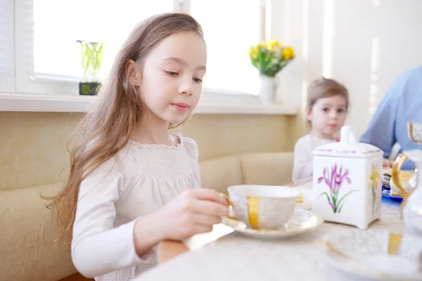 Family has breakfast in the morning — Stock Photo, Image