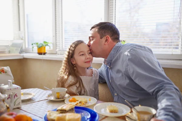 Family has breakfast in the morning — Stock Photo, Image