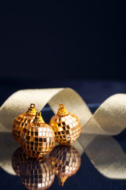 Altın Noel topları