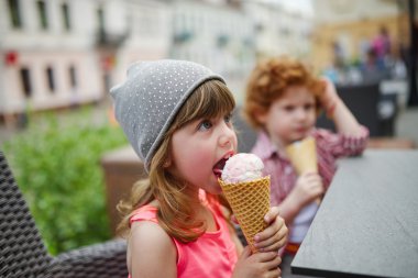 iki sevimli hipsters fotoğrafı