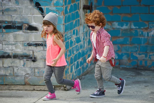 Foto de dois hipsters bonitos — Fotografia de Stock