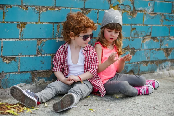 Foto de dois hipsters bonitos — Fotografia de Stock