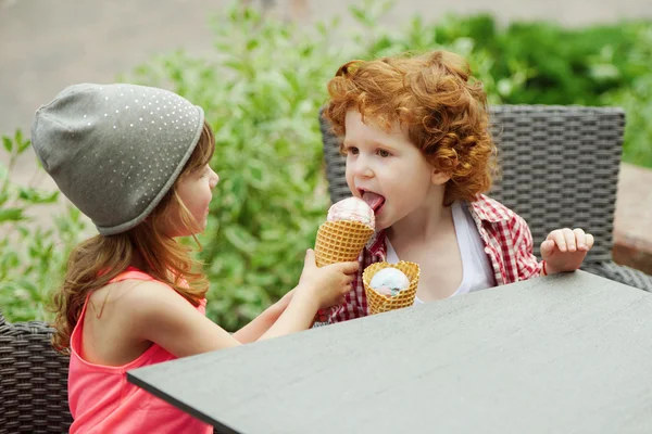 Photo of two cute hipsters — Stock Photo, Image