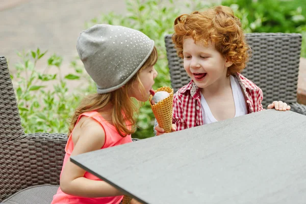 Photo of two cute hipsters — Stock Photo, Image