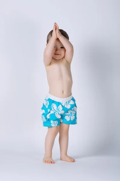 Petit garçon heureux avec maillot de bain — Photo