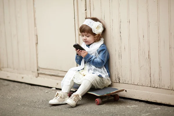 Bonito hipster menina urbana retrato — Fotografia de Stock