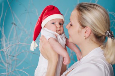 Bebeğiyle mutlu bir anne