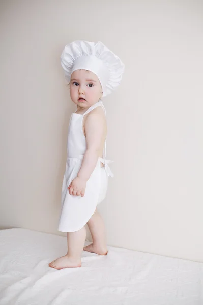 Pequeño chef sobre retrato de fondo blanco — Foto de Stock