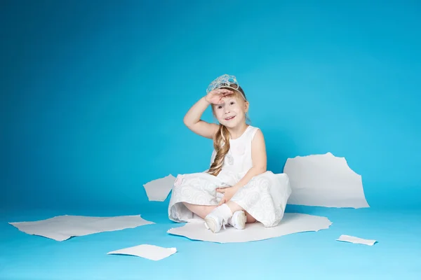 Little girl floating on ice floe — Stock Photo, Image