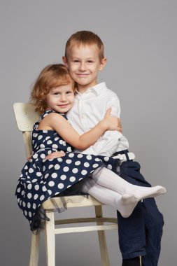 güzel erkek ve kız sarılma