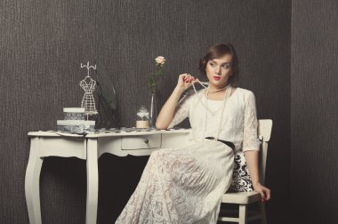 Kara günü güzel kız