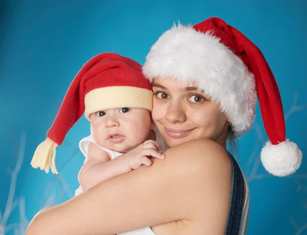 Jovem mãe com seu bebê doce — Fotografia de Stock