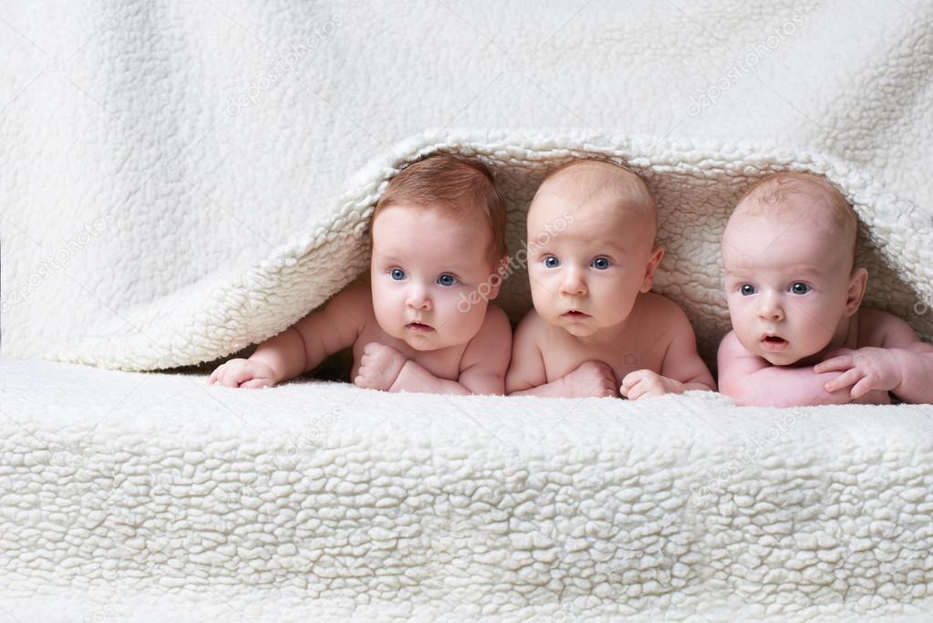 Bebes graciosos fotos de stock, imágenes de Bebes graciosos sin royalties | Depositphotos Bebes graciosos fotos de stock, imágenes de Bebes graciosos sin royalties | Depositphotos
