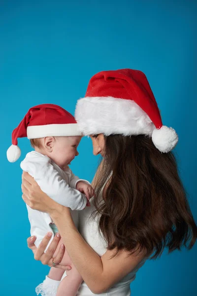 Jovem mãe com seu bebê doce — Fotografia de Stock