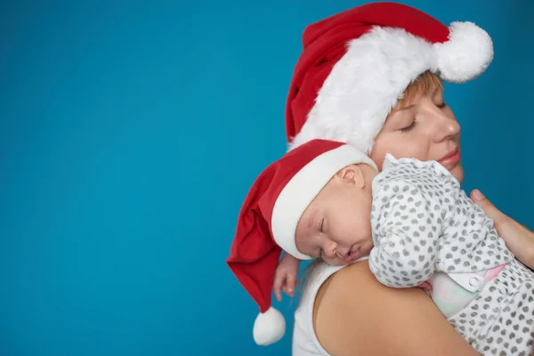 Jovem mãe com seu bebê doce — Fotografia de Stock