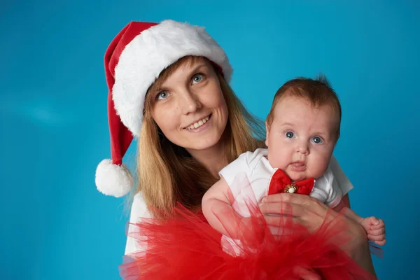 Junge Mutter mit ihrem süßen Baby — Stockfoto