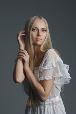 güzel sarışın kız fotoğrafı