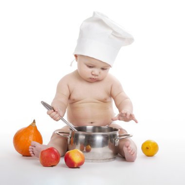 Beyaz arka plan üzerinde küçük şirin aşçı