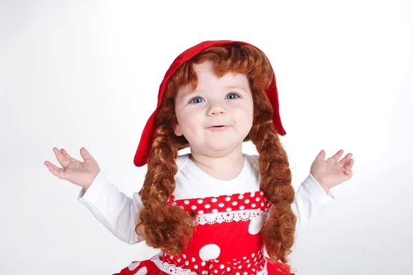 巻き毛の赤い髪の少女の肖像画 — ストック写真