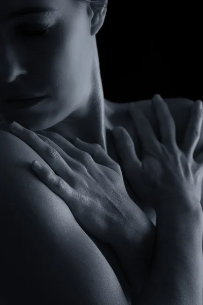 Paysage corporel de femme cou et main émotion conversion artistique — Photo