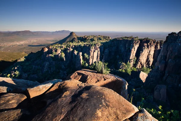 Valle de la Desolación en el Parque Nacional Camdeboo cerca de Graaff-Reine — Foto de Stock