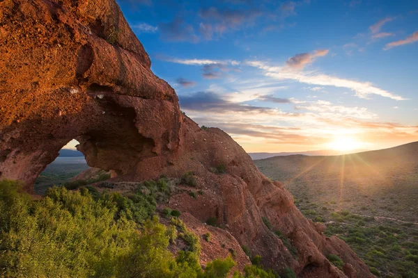 Red rock mountain arch sunset with clouds near Calitzdorp in Sou — Stock Photo, Image