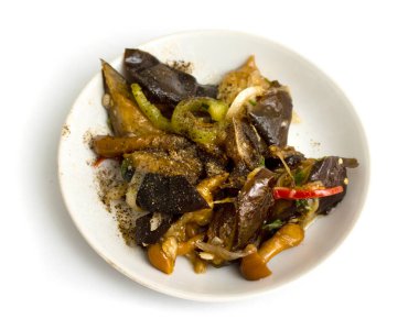 Tabakta patlıcan ve mantar salatası..