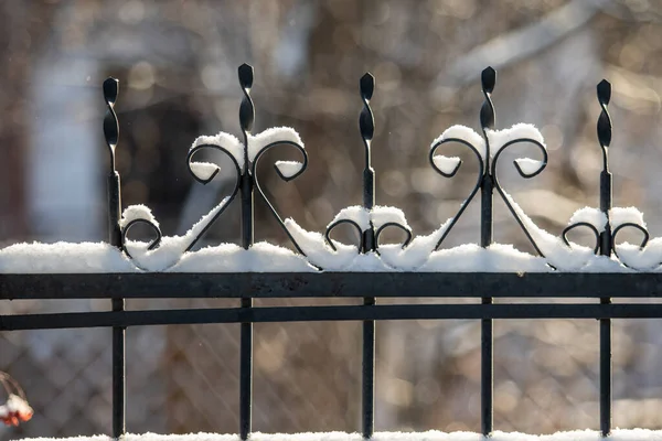 Valla Hierro Forjado Invierno Nieve Fondo — Foto de Stock