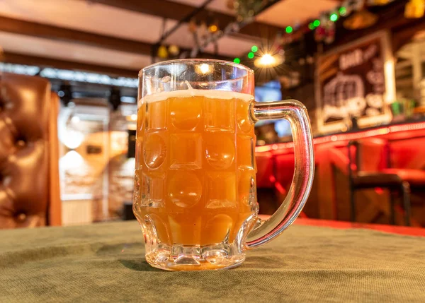 Ein Becher Ungefiltertes Bier Verschwommener Hintergrund Bokeh Café Restaurant — Stockfoto