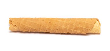 Yoğunlaştırılmış sütle doldurulmuş hamur ruloları, beyaz arka planda..