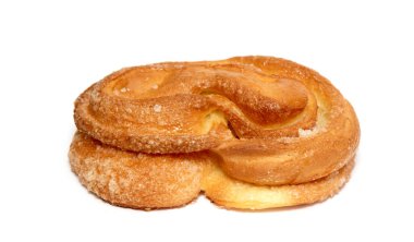 Beyaz arkaplanda pişmiş mallar