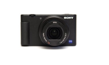 PETROPAVLOVSK, KAZAKHSTAN - 26 Şubat: Sony ZV-1 kamera beyaz arkaplanda.