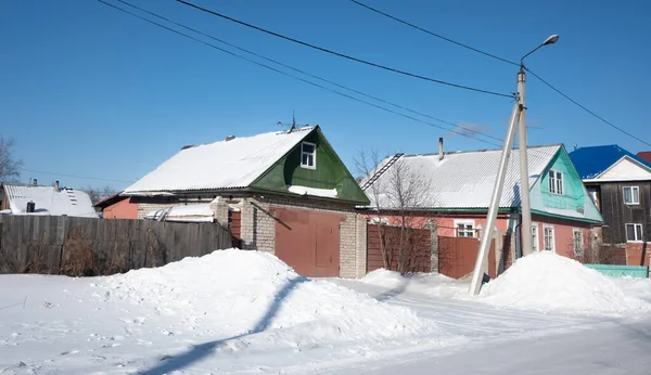 Zimowy Krajobraz Wiejskie Domy Pokryte Śniegiem — Zdjęcie stockowe