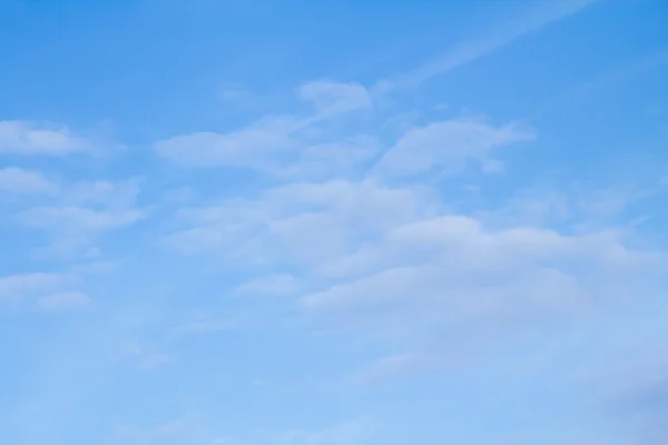 雲と青い空 — ストック写真