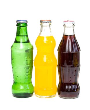 İzole soda şişeleri