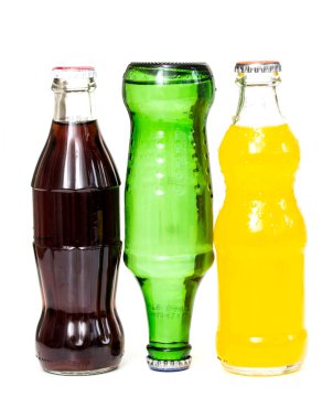 İzole soda şişeleri