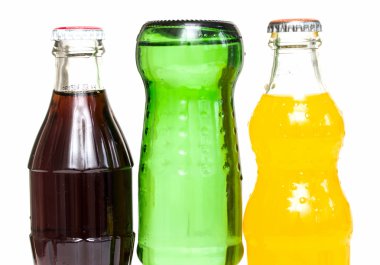 İzole soda şişeleri
