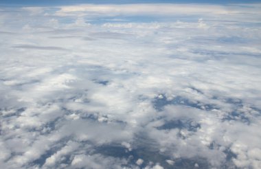 Beyaz bulutlar görünümü top