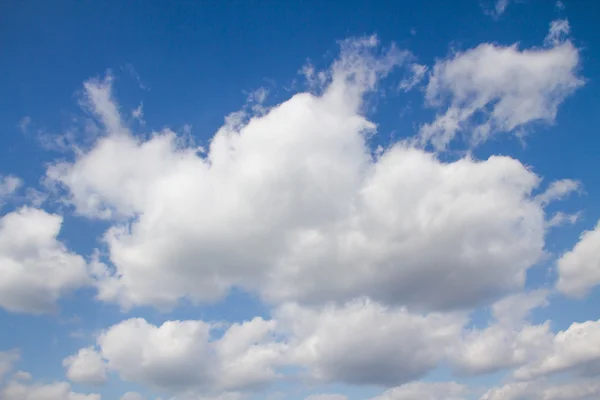 Błękitne niebo chmury — Zdjęcie stockowe