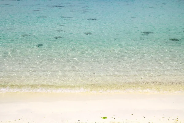 Ondas e areia do mar — Fotografia de Stock