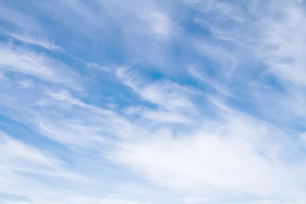 雲と青い空 — ストック写真