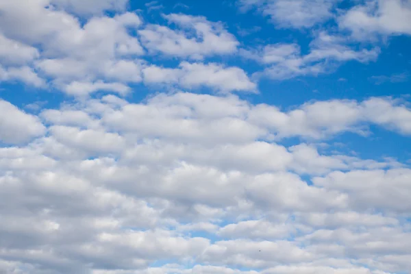 Blue sky with clouds — Stock Photo, Image