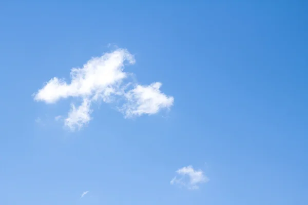 Ciel bleu avec nuages — Photo