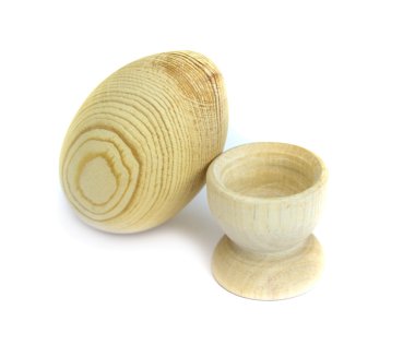 Ahşap yumurta izole