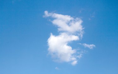 Bulutlu mavi gökyüzü