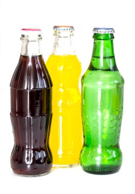 İzole soda şişeleri